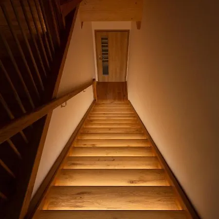 Hájenka pod větrníky * Stitary